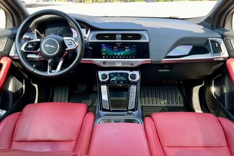 Used Jaguar I-PACE 2018 EV400 HSE Center Console