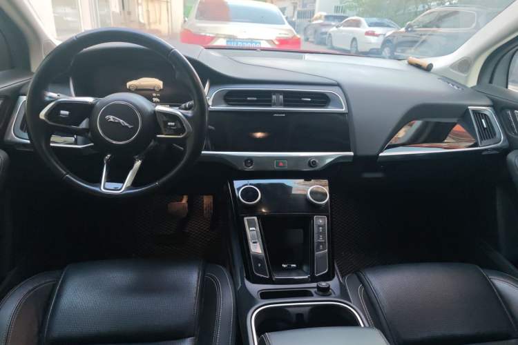 Used Jaguar I-PACE 2018 EV400 S Center Console