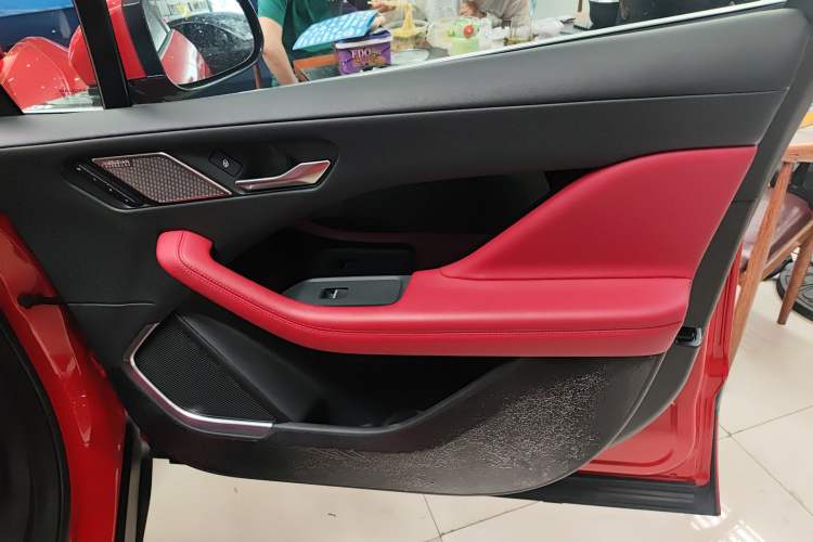 Used Jaguar I-PACE 2018 EV400 HSE Right Front Door Interior