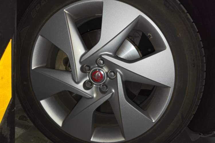 Used Jaguar I-PACE 2018 EV400 S Right Front Wheel Hub