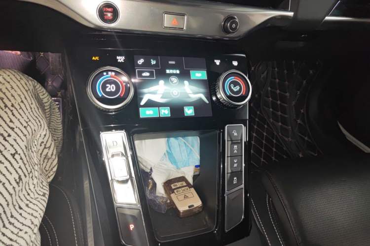 Used Jaguar I-PACE 2018 EV400 SE Audio And AC Panel
