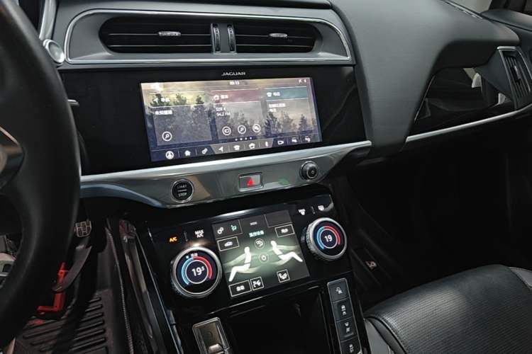 Used Jaguar I-PACE 2018 EV400 SE Audio And AC Panel