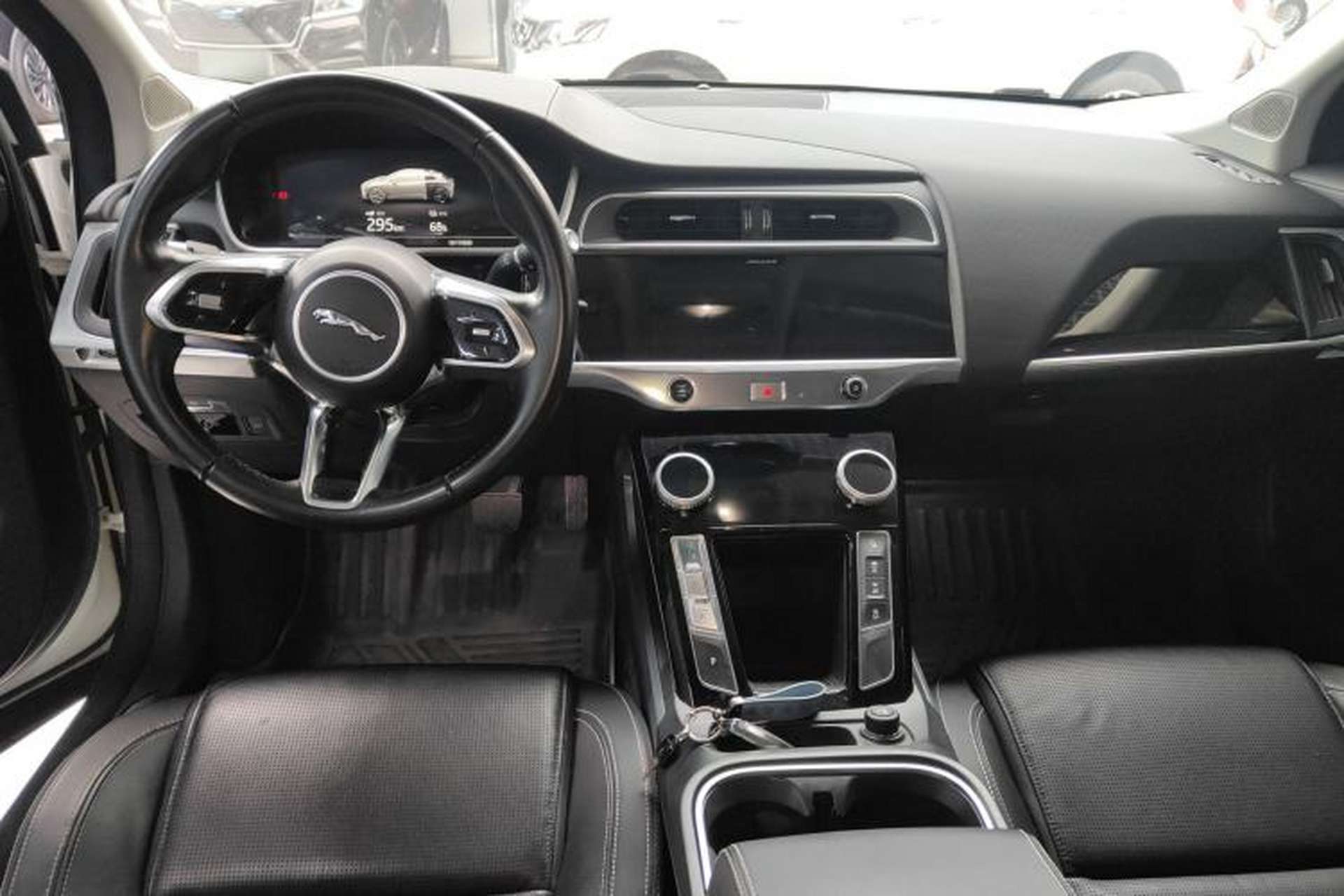Used Jaguar I-PACE 2018 EV400 S Center Console