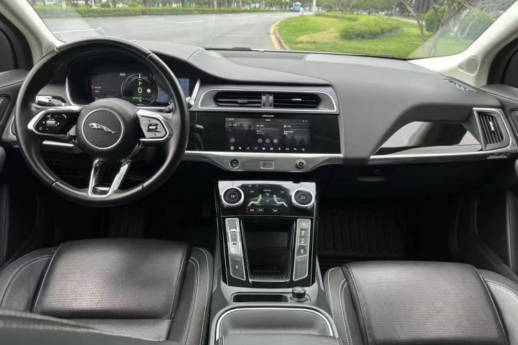 Used Jaguar I-PACE 2018 EV400 SE Center Console