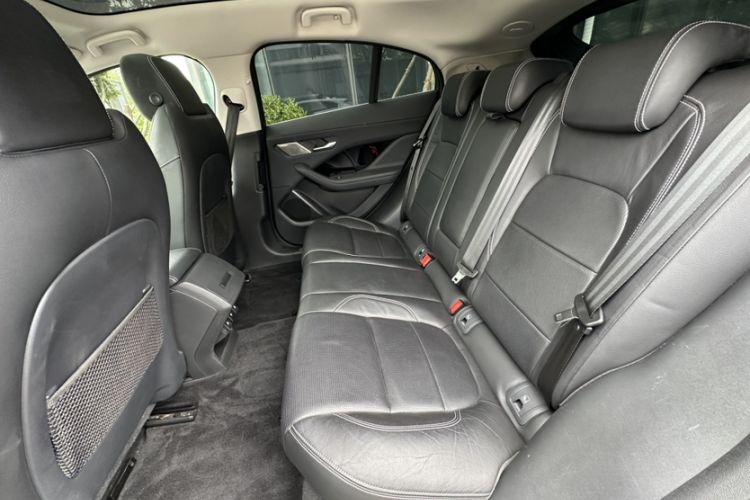Used Jaguar I-PACE 2018 EV400 SE Interior 2