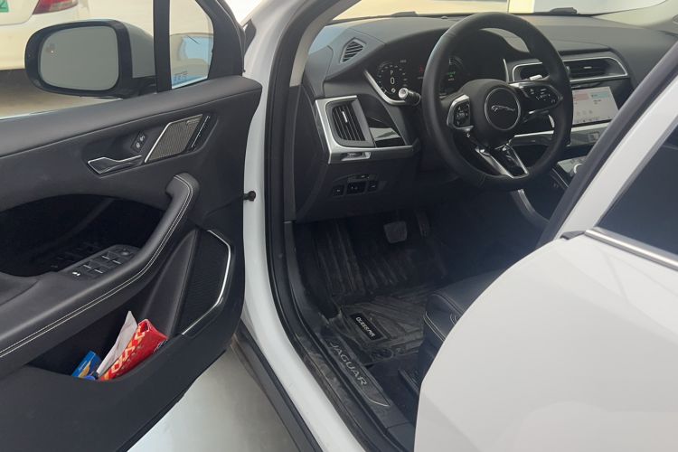 Used Jaguar I-PACE 2018 EV400 HSE Interior 3
