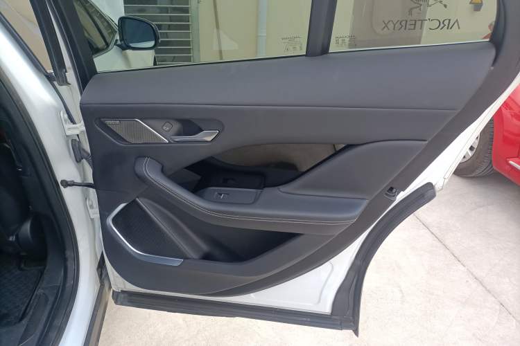 Used Jaguar I-PACE 2018 EV400 HSE Interior 6