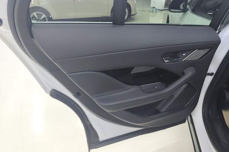 Used Jaguar I-PACE 2018 EV400 S Interior 8
