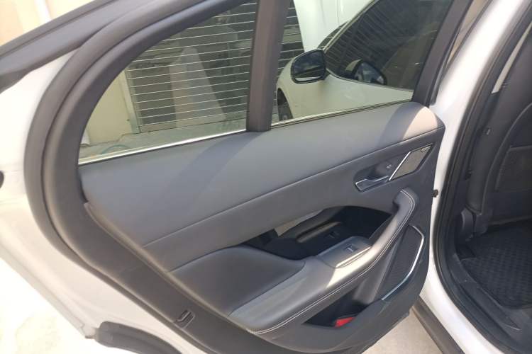 Used Jaguar I-PACE 2018 EV400 HSE Interior 8