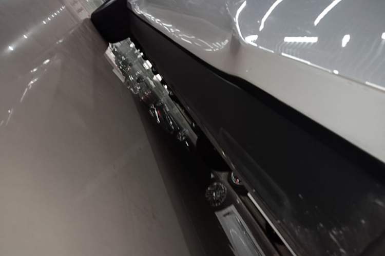 Used Jaguar I-PACE 2018 EV400 SE Left Side Sill