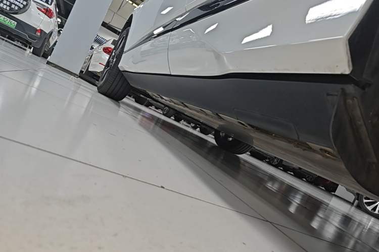 Used Jaguar I-PACE 2018 EV400 SE Left Side Sill