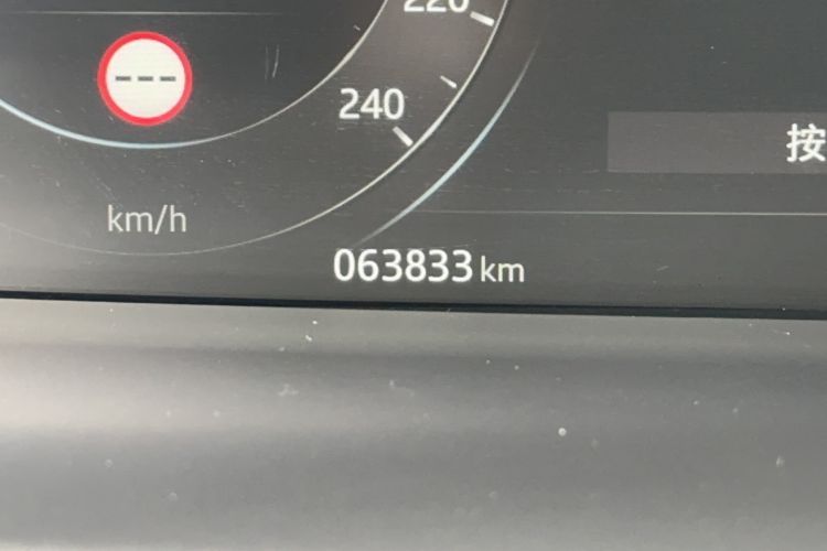 Used Jaguar I-PACE 2018 EV400 SE Odometer Close Up