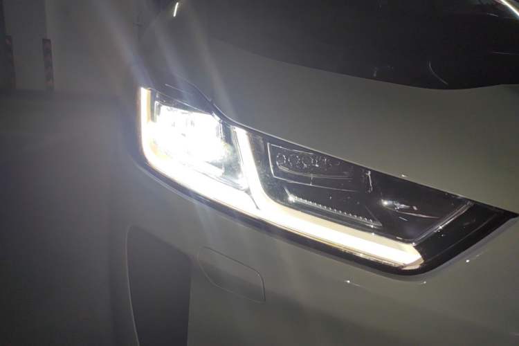 Used Jaguar I-PACE 2018 EV400 SE Right Front Headlight