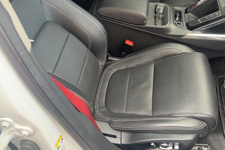Used Jaguar I-PACE 2018 EV400 HSE Right Front Seat