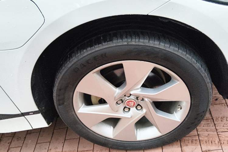Used Jaguar I-PACE 2018 EV400 S Right Front Wheel Hub