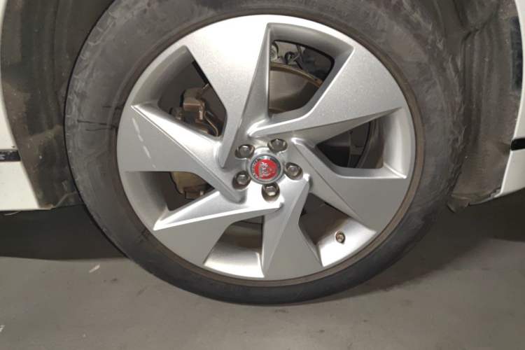 Used Jaguar I-PACE 2018 EV400 SE Right Front Wheel Hub