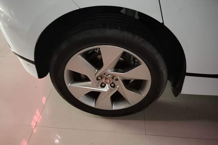 Used Jaguar I-PACE 2018 EV400 SE Right Rear Wheel Hub