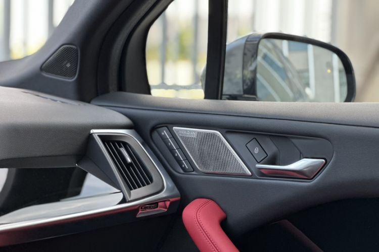 Used Jaguar I-PACE 2020 EV400 HSE Interior 3
