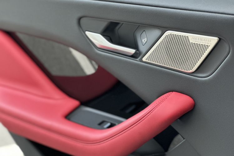 Used Jaguar I-PACE 2020 EV400 HSE Interior 8
