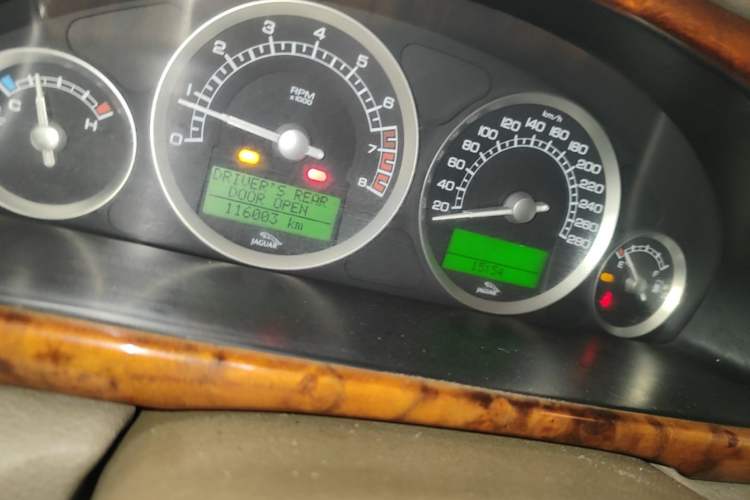Used Jaguar S-Type 2006 3.0 Dynamic Collection Edition Odometer Close Up