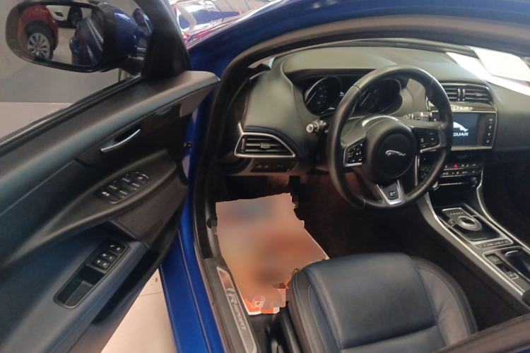 Used Jaguar XE 2018 2.0T 250 PS Two-Wheel-Drive R-Sport Sport Edition Driver Seat