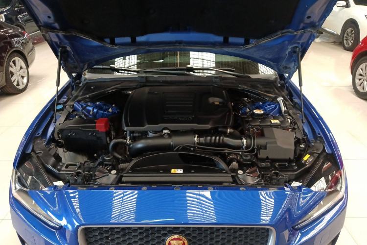 Used Jaguar XE 2018 2.0T 250 PS Two-Wheel-Drive R-Sport Sport Edition Engine Bay