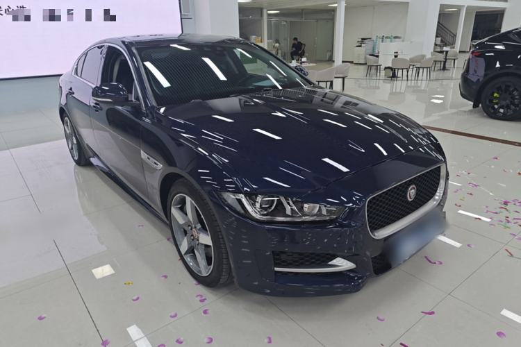 Used Jaguar XE 2017 2.0T 200 PS R-Sport Exterior 2