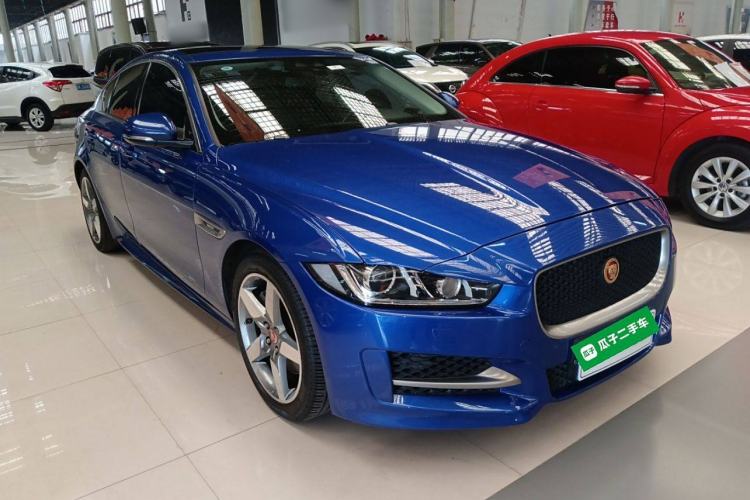 Used Jaguar XE 2018 2.0T 250 PS Two-Wheel-Drive R-Sport Sport Edition Front Right 45 Deg