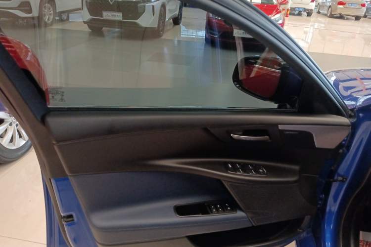 Used Jaguar XE 2018 2.0T 250 PS Two-Wheel-Drive R-Sport Sport Edition Left Front Door Interior