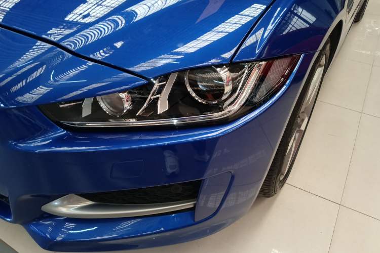 Used Jaguar XE 2018 2.0T 250 PS Two-Wheel-Drive R-Sport Sport Edition Left Front Headlight