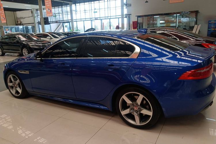 Used Jaguar XE 2018 2.0T 250 PS Two-Wheel-Drive R-Sport Sport Edition Left Side