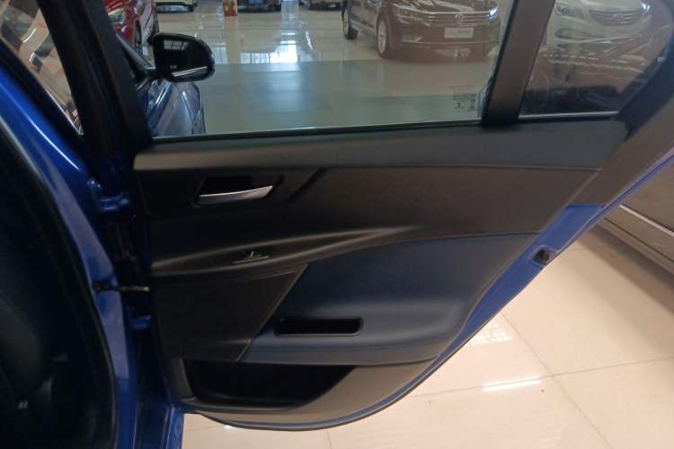 Used Jaguar XE 2018 2.0T 250 PS Two-Wheel-Drive R-Sport Sport Edition Right Rear Door Interior