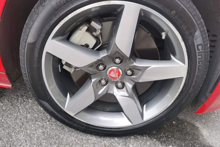 Used Jaguar XE 2018 2.0T 300 PS All-Wheel-Drive R-Sport Sport Edition Exterior 7