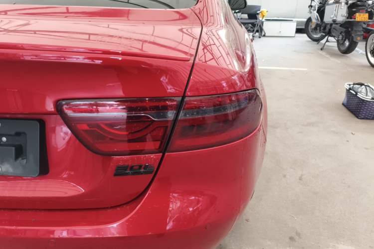 Used Jaguar XE 2019 2.0T 300 PS All-Wheel-Drive Landmark Edition Right Rear Taillight