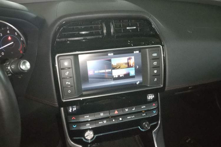 Used Jaguar XE 2017 2.0T 200 PS R-Sport Audio And AC Panel
