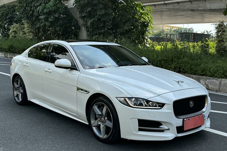 Used Jaguar XE 2017 2.0T 200 PS R-Sport Exterior 6