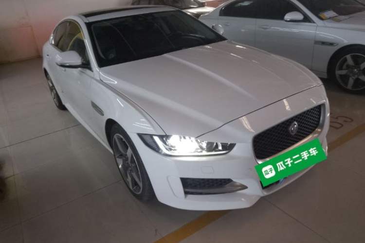 Used Jaguar XE 2017 2.0T 200 PS R-Sport Front Right 45 Deg