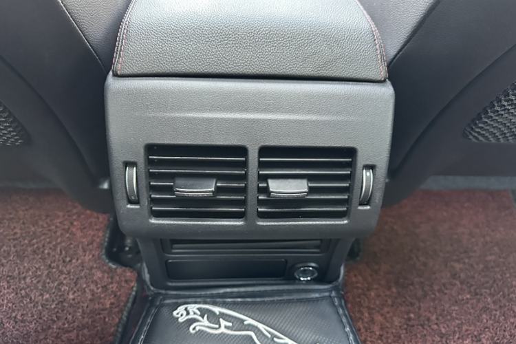 Used Jaguar XE 2017 2.0T 200 PS R-Sport Interior 13