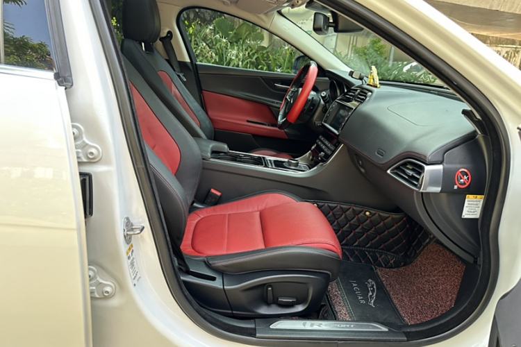 Used Jaguar XE 2017 2.0T 200 PS R-Sport Interior 15
