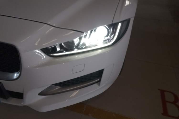 Used Jaguar XE 2017 2.0T 200 PS R-Sport Left Front Headlight