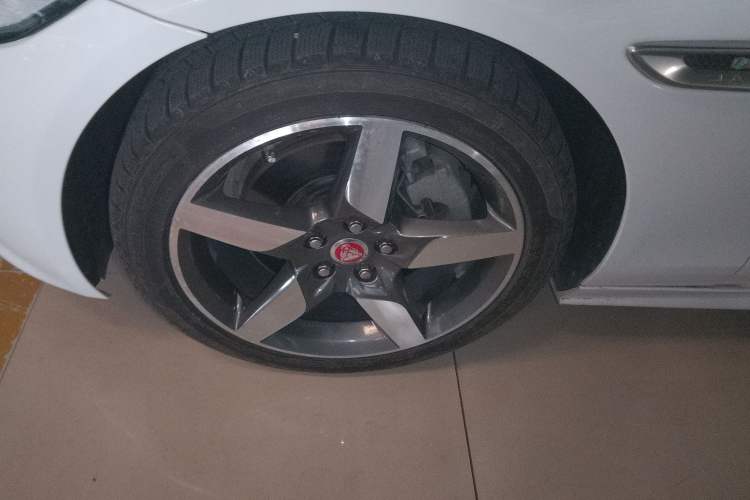 Used Jaguar XE 2017 2.0T 200 PS R-Sport Left Front Wheel Hub