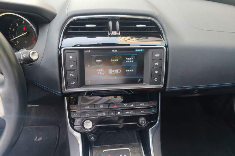Used Jaguar XE 2015 3.0 SC 340 PS S Audio And AC Panel