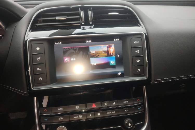 Used Jaguar XE 2015 2.0T 200 PS R-Sport Audio And AC Panel