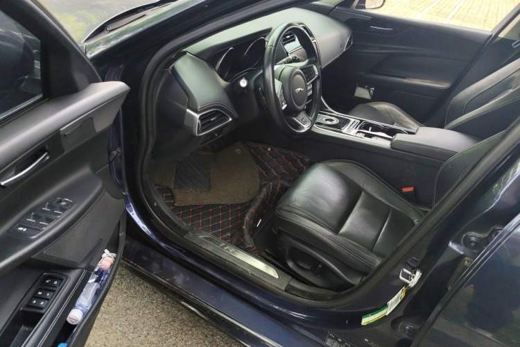 Used Jaguar XE 2015 2.0T 240 PS R-Sport Driver Seat