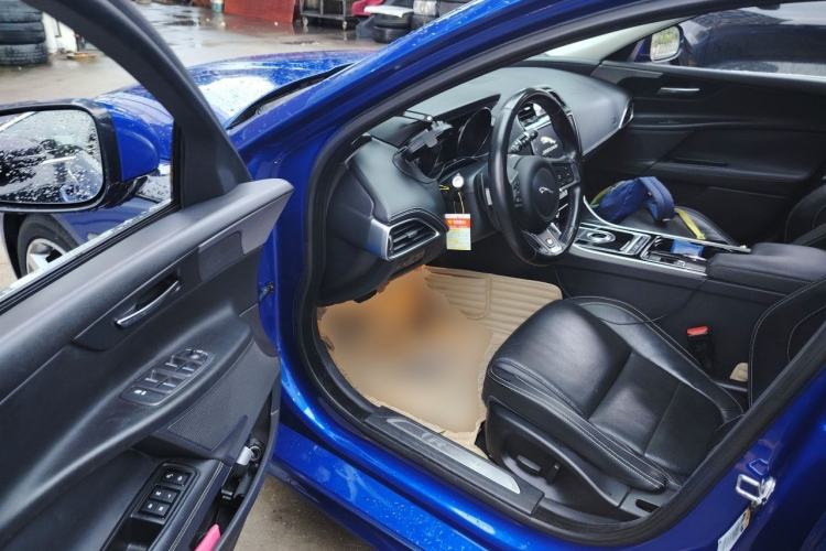 Used Jaguar XE 2015 2.0T 200 PS R-Sport Driver Seat