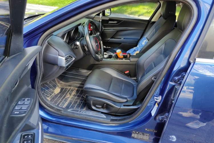 Used Jaguar XE 2015 2.0T 200 PS R-Sport Driver Seat