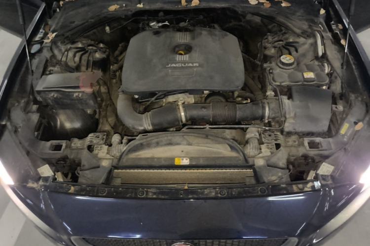 Used Jaguar XE 2015 2.0T 200 PS R-Sport Engine Bay