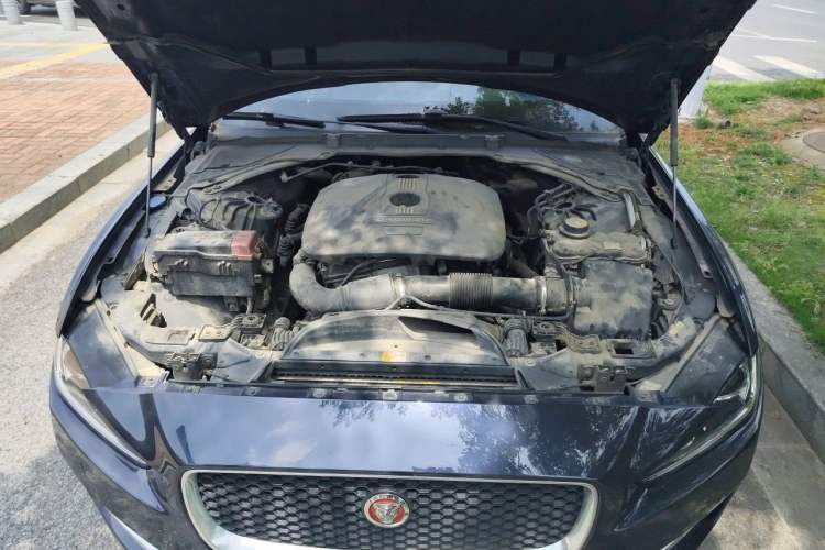 Used Jaguar XE 2015 2.0T 240 PS R-Sport Engine Bay