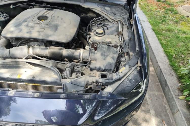 Used Jaguar XE 2015 2.0T 240 PS R-Sport Engine Bay Left