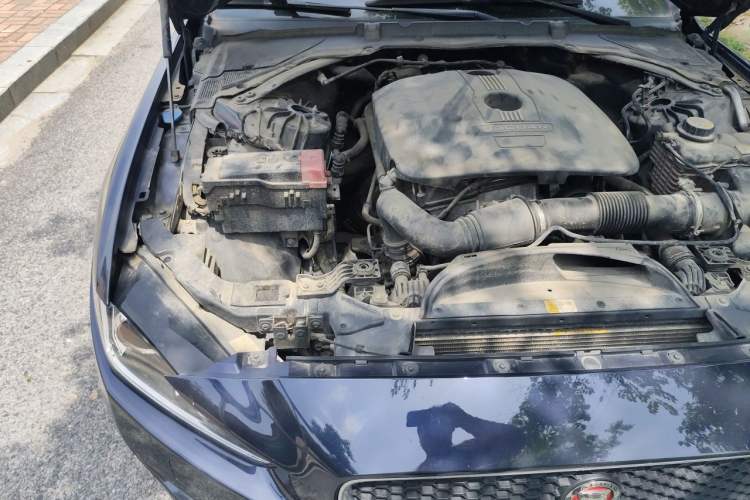 Used Jaguar XE 2015 2.0T 240 PS R-Sport Engine Bay Right